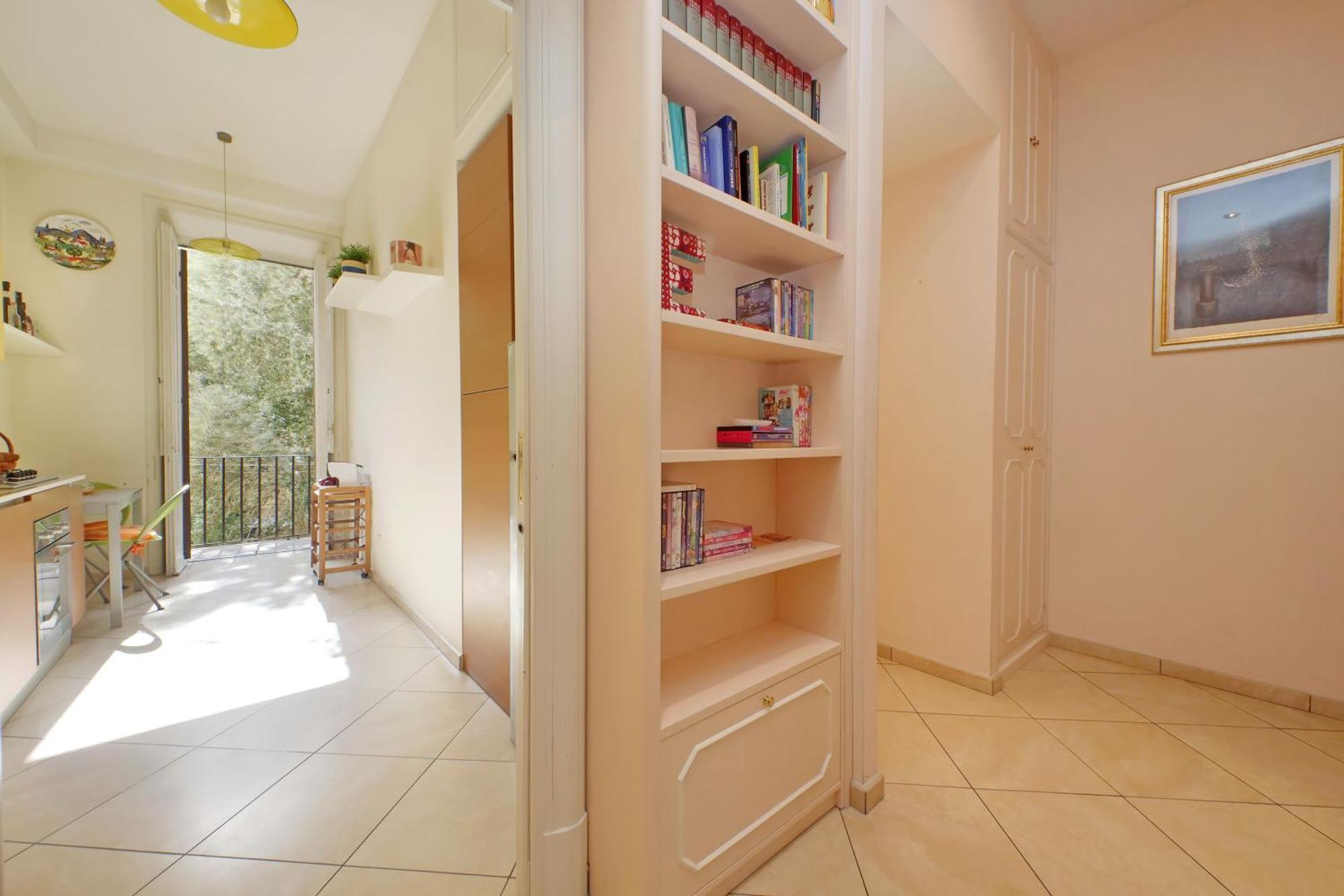 At The Vatican Ottaviano 2 Bedrooms 2 Baths Appartamento Roma